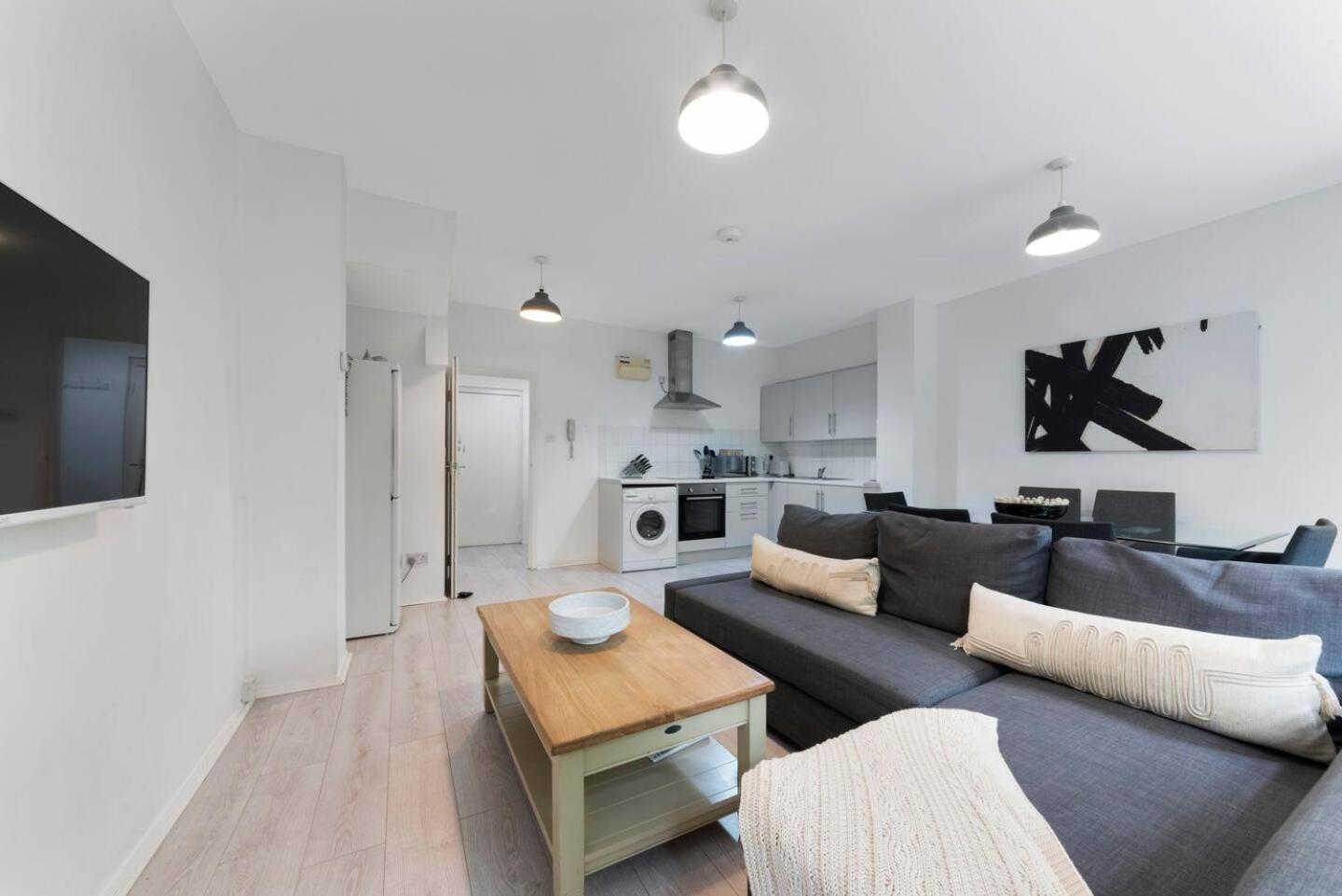 2 Bed Apartment- Finsbury Park Station B London Exteriör bild
